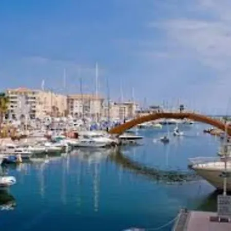 Votre Sejour Cosy A Frejus! Apartmán